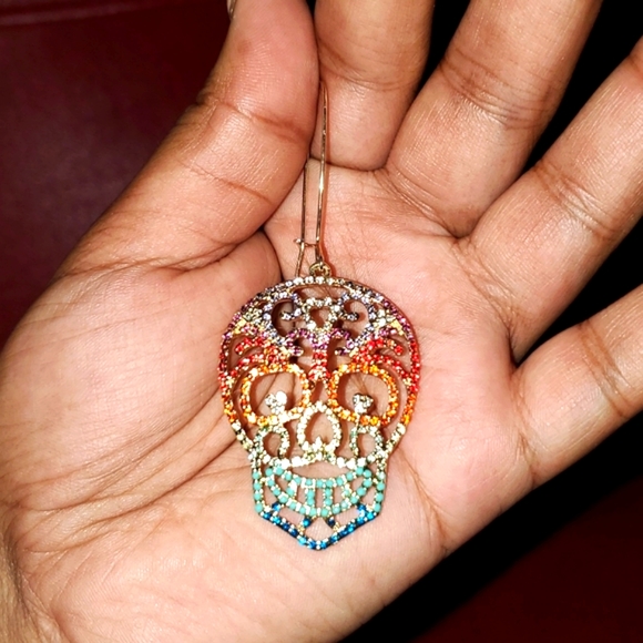 🌈 Bella Jack Rainbow skull earring - Picture 2 of 7